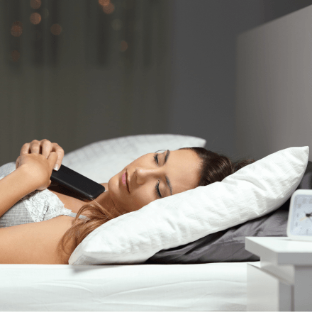 Comment la lumière bleue affecte-t-elle votre sommeil ? - Forté Pharma