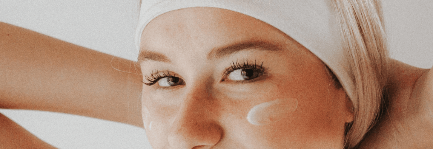Produits naturels pour peau et cheveux, soins beauté, ingrédients actifs.