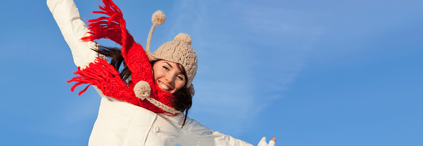 Femme détendue, beauté naturelle, peau saine, soin visage.