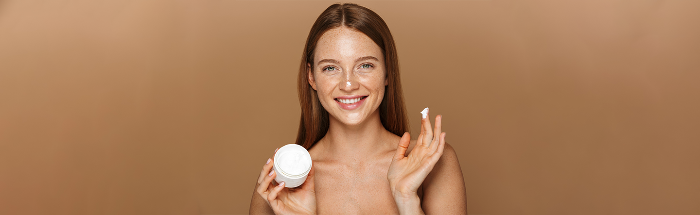 Peau visage claire, beauté naturelle, soin cutané, éclat.