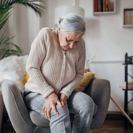  Femme atteinte d’arthrose.