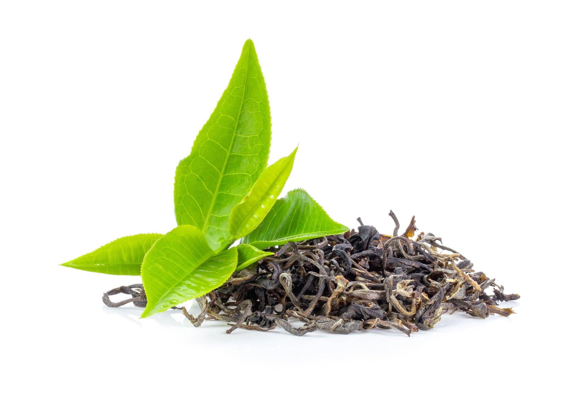 Femme détendue en pleine nature, anti-stress naturel, bien-être émotionnel.
