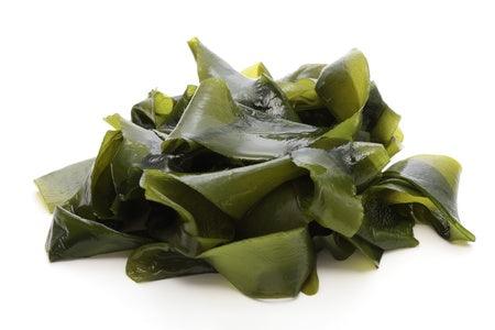 Algues wakame fraîches pour détox et énergie.